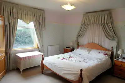 Image de Maison de caractère avec feu ouvert et poutres apparentes