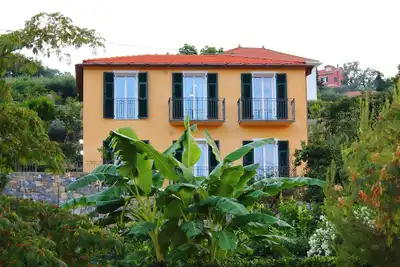 Image de Appartement avec jardin, indépendant, dans villa neuve