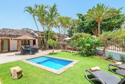 Image de Villa Avec Piscine Chauffee Privee sur Banana Plantation. Pour désactiver la chambre / douche