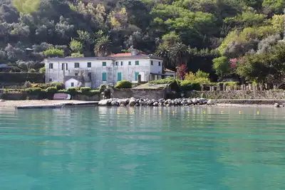 Image de A little gem! Flat situated on the beach, sea view, garden, wifi, pets welcome