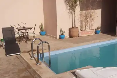 Résidence avec piscine sur le toit, appartement avec terrasse en plein centre