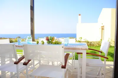 Image de Villa front de mer Avra, piscine, 50m de la mer, excellente vue sur la mer et le coucher du soleil!