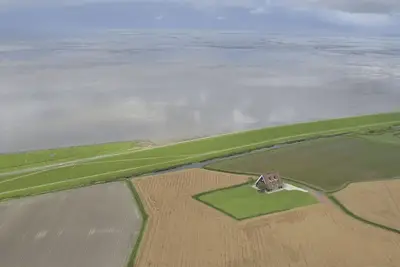 Image de Directement sur la mer des Wadden, classée au patrimoine mondial de l'Unesco; Repos / ballon de plage / îles Wadden / island hopping