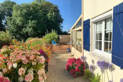 Image de Petite maison avec jardin
