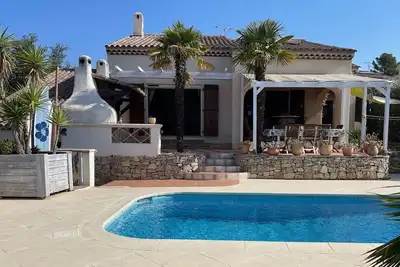 Image de Fréjus, Belle villa sud, climatisée, piscine, vue dominante à 5 km des plages