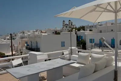 Image de La maison « Meltemi » - Traditionnelle et Contemporaine!