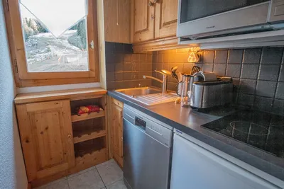 Image de 2 pièces à Valmorel, proche pistes & Esf, balcon