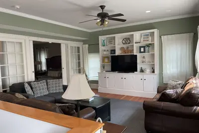 Image de 3 chambres 3 salles de bain w / terrasse sur le toit au coeur de Newport