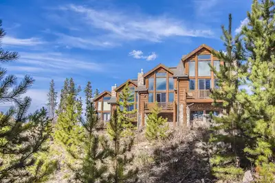 Image de Incroyable 4 lit (10 personnes) maison de ville à quelques minutes du domaine skiable + Views + Game Room