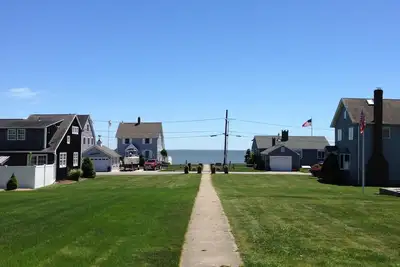 Image de Détente Vintage Beach House-cour spacieuse et vue sur Long Island Sound-