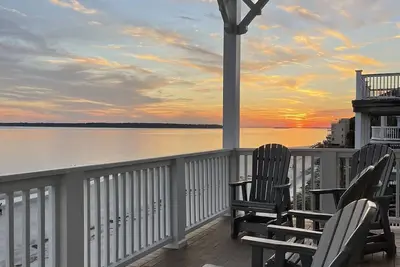 Image de Le Penthouse à marée haute - Les meilleures vues sur la plage - Idéal pour les familles!