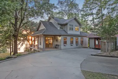 Image de Toledo Bend Lakehouse - Mid Lake Waterfront Accueil Sur le lac principal | Couchers de soleil incroyables!