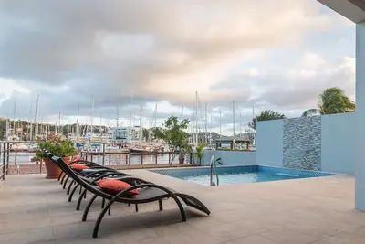 Image de Villas de luxe Waters Edge de Bay Gardens Resorts - Petit-déjeuner inclus!