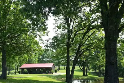 Image de Sky Hawk Ridge. . . Refuge de 185 acres sur la rivière Buffalo