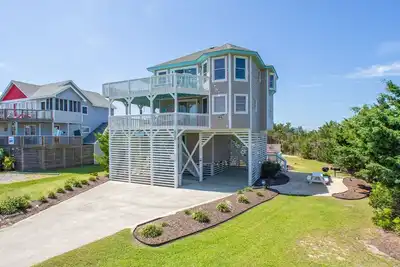 Image de Hgtv Gorgeous 4 Br / 2 Ba ~ Luxury Semi Oceanfront Cottage Views Pool / Putt Putt