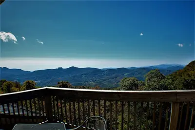 Image de 3 chalets de montagne - 6 personnes chacun. Des vues spectaculaires, nous avons Ac la plupart ne le font pas