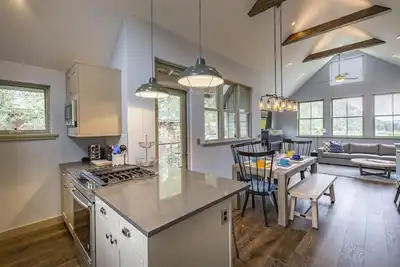 ÉTÉ À Telluride! Luxueux condo 3br sur 3 niveaux avec vue imprenable. Marcher jusqu'à la ville