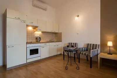 Appartement confortable avec balcon et vue