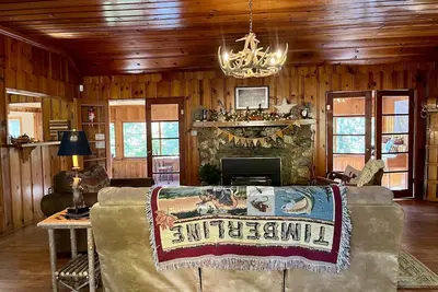 Image de Exceptionnelle cabine Twain Harte: Natation, Tennis, Golf, Ski. 4 min à pied du lac!