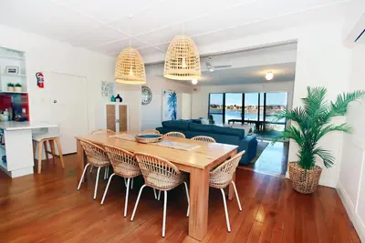 Image de *** Merimbula *** Chalet de pêcheurs au bord du lac