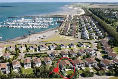 Image de Villa familiale à distance de marche de la plage et du port de plaisance