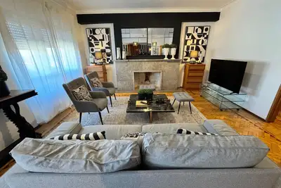 Image de Apolonia 3 Front. Au centre de la monumentale Lisbonne