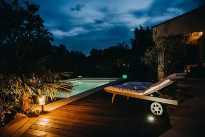 Image de Maison de charme, Ambiance Zen dans garrigue, Piscine Privée Chauffée & Jacuzzi