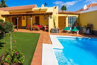 Image de Villa moderne avec piscine privée et jardin WiFi / Ac<br>Près des dunes et de la plage