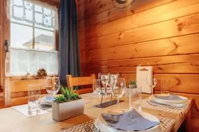 cabane en rondins idyllique - environ 70m² avec jardin clôturé - chiens willk - Wlan inc