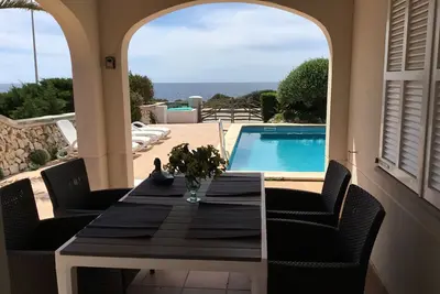 Image de Maison avec vue directe sur la mer, proche de la plage et de la marina