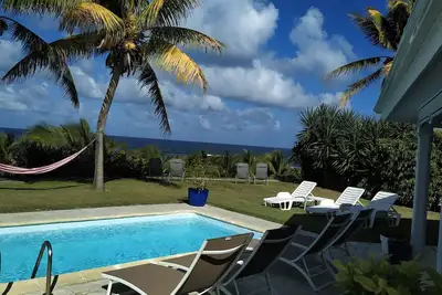 Image de Papaye, villa créole de charme avec piscine et vue mer panoramique