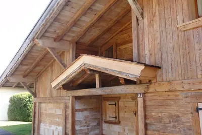 Image de Chalet de charme à 5mn à pied des pistes, et 10 mn du centre ville