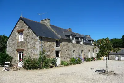 Image de Grande maison familiale, au calme, proche des plages.