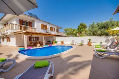 Image de Casa Flor avec piscine près de la plage d'Alcudia à Majorque