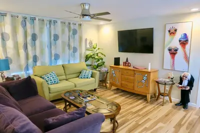 Image de Magnifiquement rénové Maison de 2 chambres / 1 bain dans un quartier calme près des casinos et Mystic