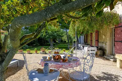 Mas de la Treille - piscine - jardin