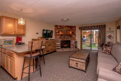 Image de Luxe Mountain Base home w / in / out Hot Tubs & Pools, Hdtv, Ski maintenant ouvert!