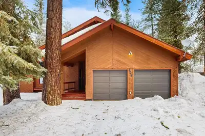 Image de Spacieuse maison w / cheminée, terrasse et barbecue - promenade en ville, chiens Ok