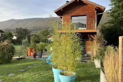 Image de Beau chalet au bord du Lac d'Annecy, avec Spa terrasse et vue magique montagne