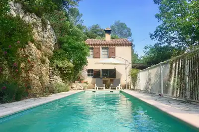 Image de Ancienne ferme de charme en bordure de forêt, piscine privée, vue superbe