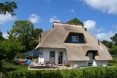Image de thatched holiday house