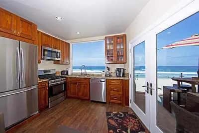 Image de Belle Oceanfront Penthouse North Mission Beach