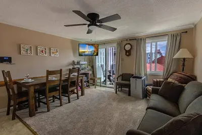 Image de Grands prix, ski-in / out, à côté du village, parking Pvt, A / C d'été (Ml 235)