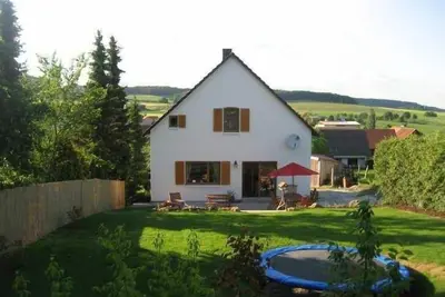 Image de Maison individuelle et spacieuse avec grand jardin