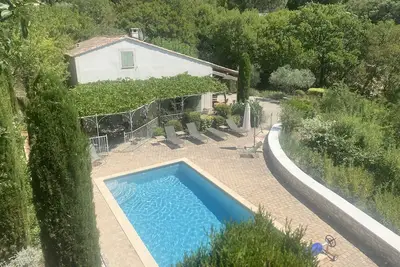 Image de Face aux Dentelles de Montmirail piscine chauffée clim, 2 restanques, 6/8 pers