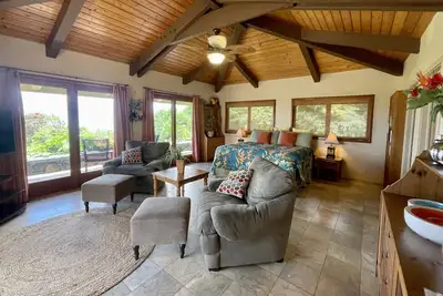 Image de Oceanview, piscine privée, 5 hectares d'avocats! Superbe quartier bijou de café!