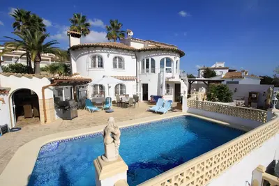 Image de Calpe / Villa avec piscine privée et beau jardin, sauna, WiFi