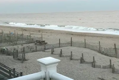 Image de Ocean Front Private Beach Cottage