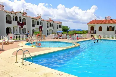 Dans un complexe bien entretenu avec piscine et balcon - Girasol Garden Superior 2 D