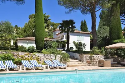 Image de Luxueuse villa provençale avec piscine et beau jardin
